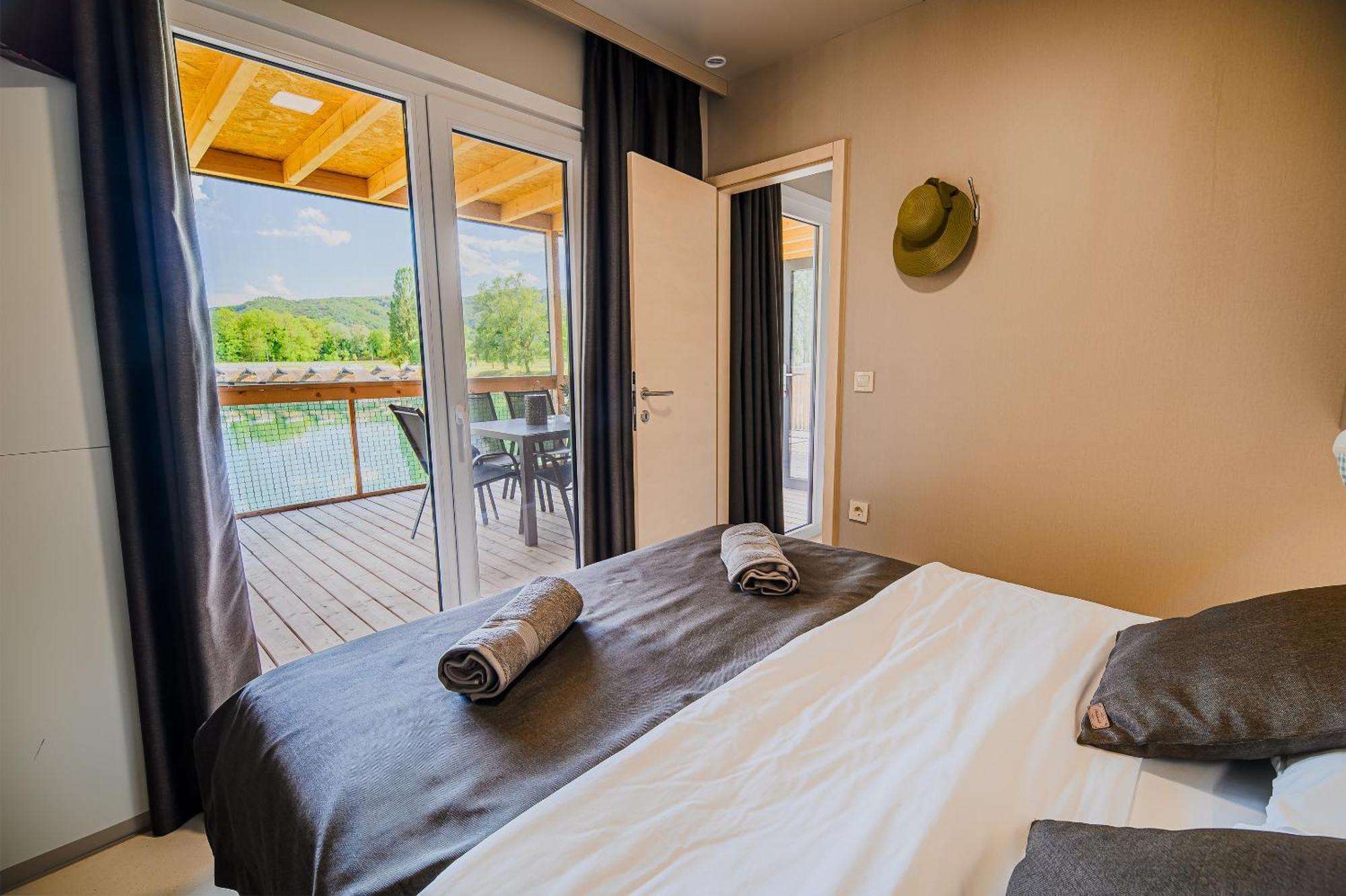 Deluxe Lake View Mobile Homes With Thermal Riviera Tickets Catez ob Savi Exteriör bild